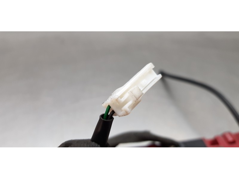 Recambio de luz central de freno para kia carens ( ) basic referencia OEM IAM 92700A4000  