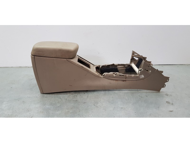 Recambio de apoyabrazos central para toyota rav 4 (a3) premium referencia OEM IAM 5890142050E1  