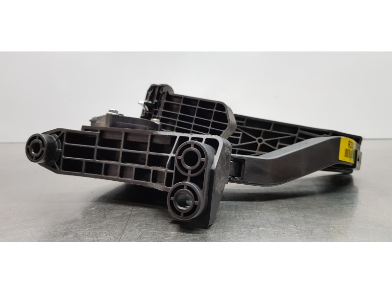 Recambio de pedal acelerador para kia carens ( ) basic referencia OEM IAM 32700A4300  