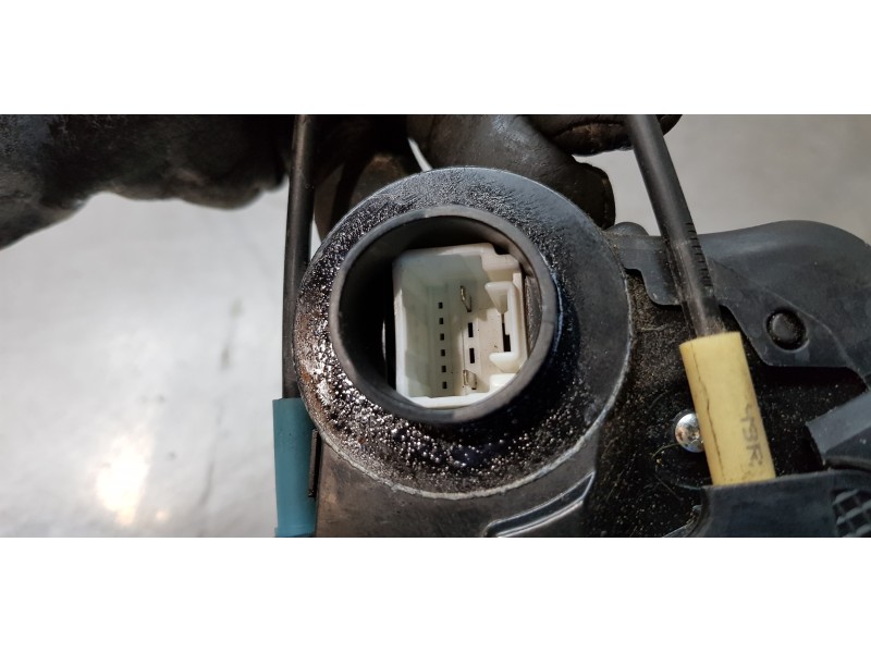 Recambio de cerradura puerta trasera derecha para toyota rav 4 (a3) premium referencia OEM IAM 6905042020  