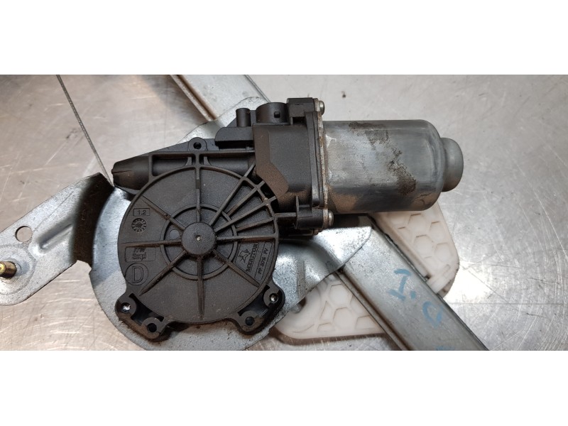 Recambio de elevalunas delantero izquierdo para dacia logan ambiance referencia OEM IAM 8200901099   Recambio de elevalunas delantero izquierdo para dacia logan ambiance referencia OEM IAM 8200901099