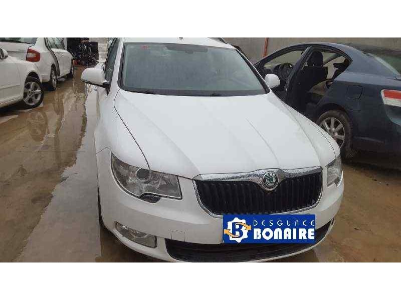 skoda superb combi (3t5) del año 2011 skoda superb combi (3t5) del año 2011