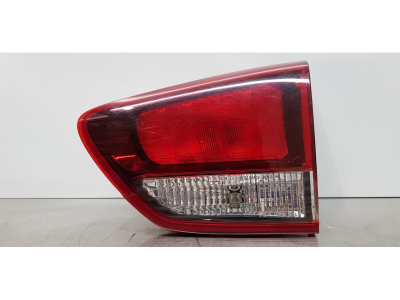 Recambio de piloto trasero derecho interior para kia carens ( ) basic referencia OEM IAM 92404A4500  