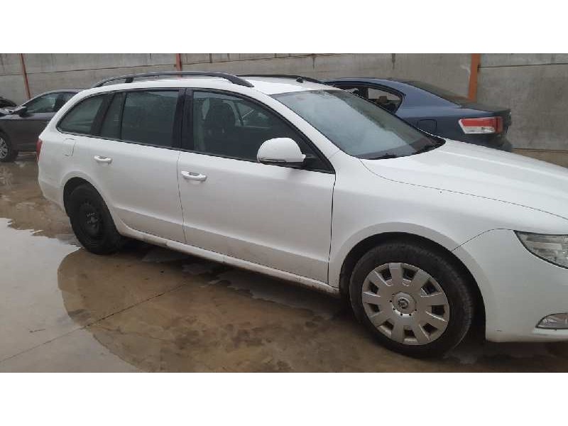 skoda superb combi (3t5) del año 2011 skoda superb combi (3t5) del año 2011