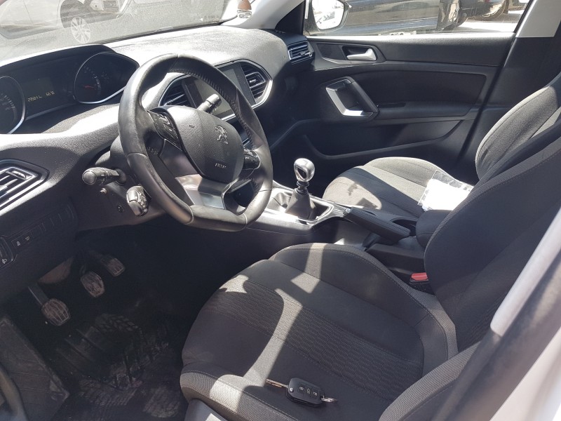 peugeot 308 sw del año 2015