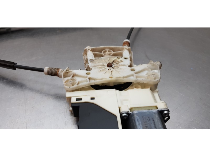 Recambio de elevalunas delantero derecho para peugeot 407 sw st sport referencia OEM IAM 9222Q4  