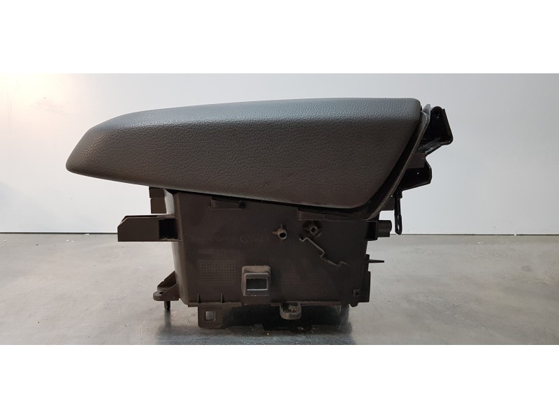 Recambio de apoyabrazos central para ford kuga (cbs) trend referencia OEM IAM GV41S045C74  