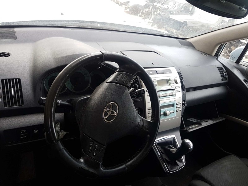 toyota corolla verso (r1) del año 2006