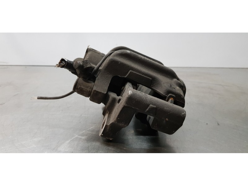 Recambio de pinza freno delantera izquierda para bmw serie 3 touring (f31) 318d referencia OEM IAM 6850649  