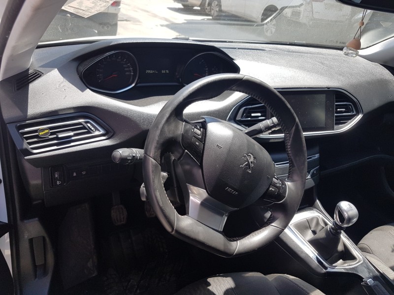 peugeot 308 sw del año 2015