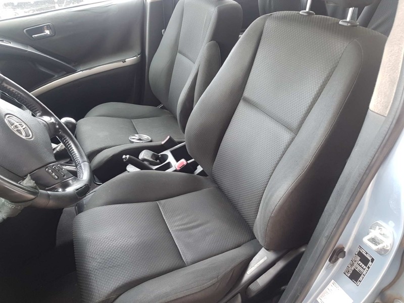 toyota corolla verso (r1) del año 2006