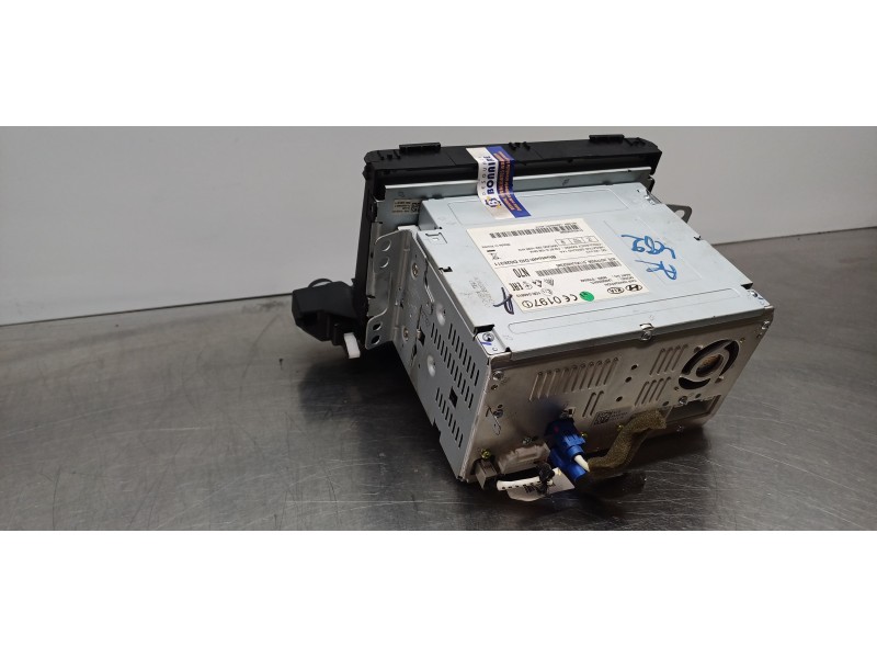 Recambio de pantalla multifuncion para hyundai tucson style 4wd referencia OEM IAM 96560D70004X  