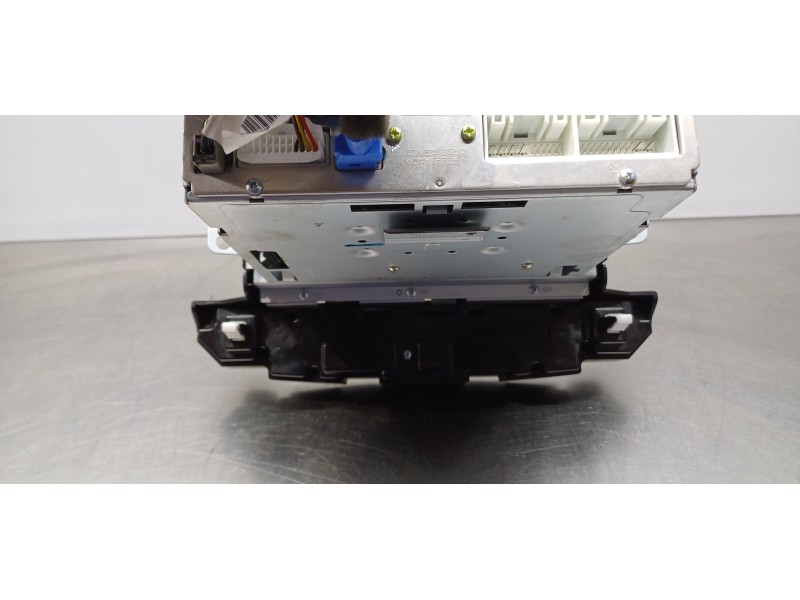 Recambio de pantalla multifuncion para hyundai tucson style 4wd referencia OEM IAM 96560D70004X  