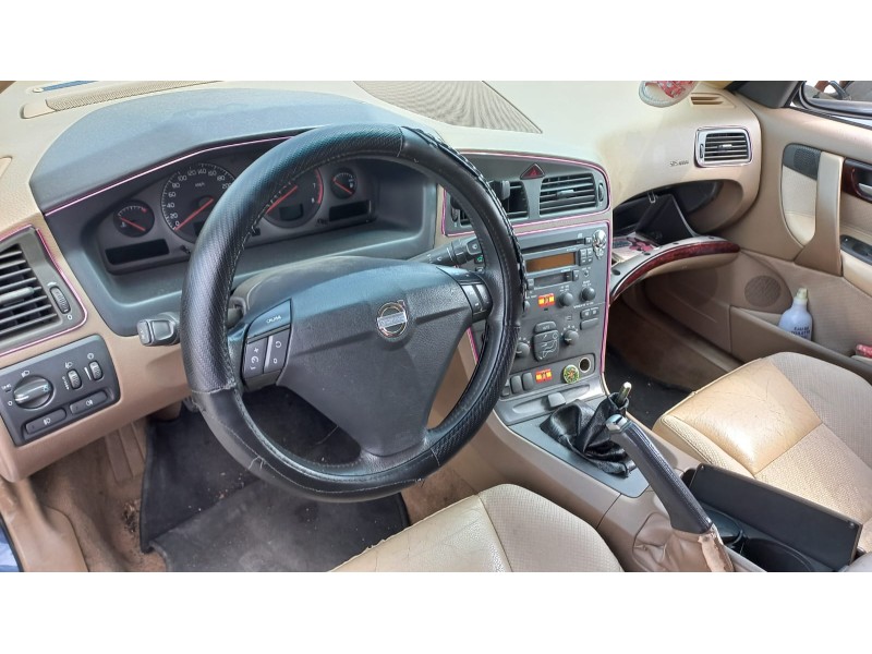 volvo s60 berlina del año 2023