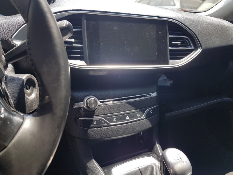 peugeot 308 sw del año 2015