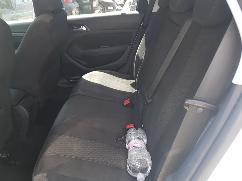 peugeot 308 sw del año 2015