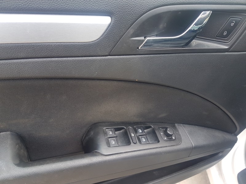 skoda superb combi (3t5) del año 2014