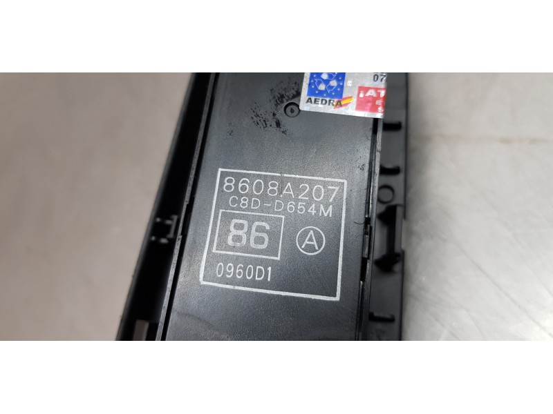 Recambio de mando elevalunas delantero izquierdo para mitsubishi asx (ga0w) challenge 2wd referencia OEM IAM 8608A207   Recambio de mando elevalunas delantero izquierdo para mitsubishi asx (ga0w) challenge 2wd referencia OEM IAM 8608A207