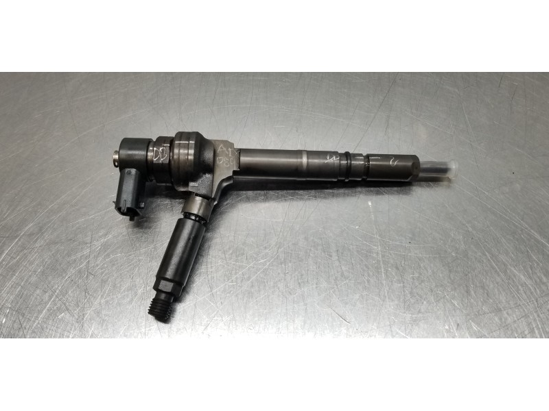 Recambio de inyector para opel astra h berlina cosmo referencia OEM IAM 0445110175  