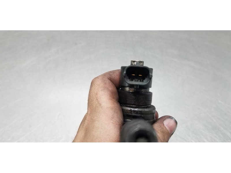 Recambio de inyector para opel astra h berlina cosmo referencia OEM IAM 0445110175  