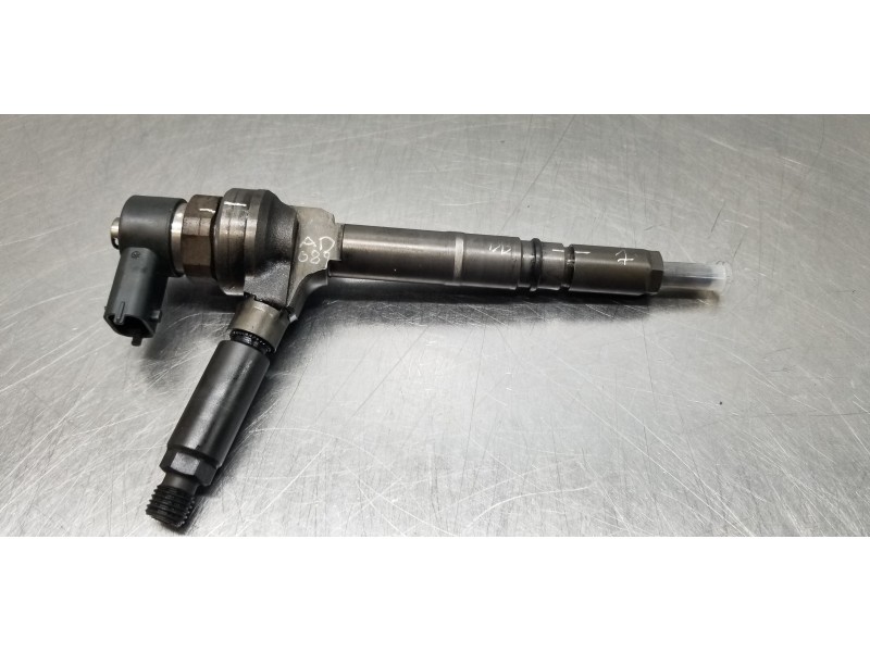 Recambio de inyector para opel astra h berlina cosmo referencia OEM IAM 0445110175  