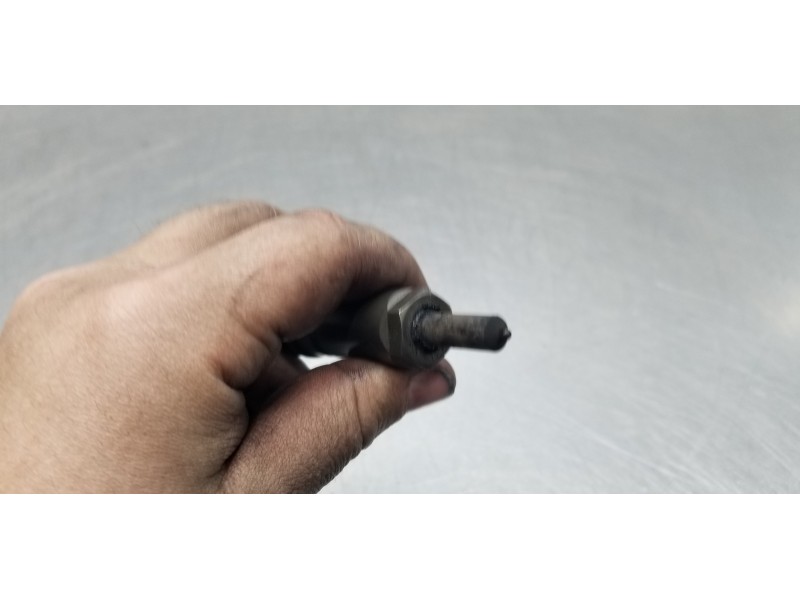 Recambio de inyector para opel astra h berlina cosmo referencia OEM IAM 0445110175  