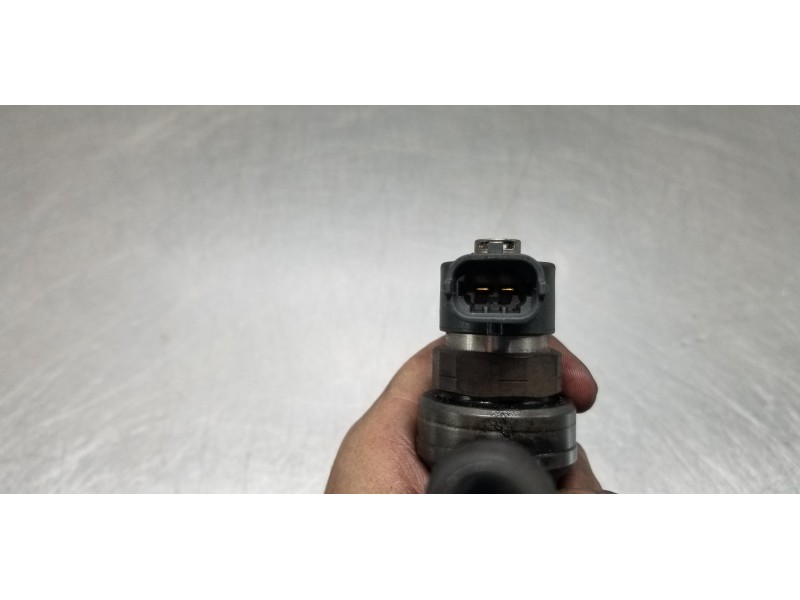 Recambio de inyector para opel astra h berlina cosmo referencia OEM IAM 0445110175  