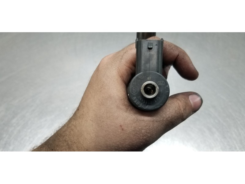Recambio de inyector para opel astra h berlina cosmo referencia OEM IAM 0445110175  