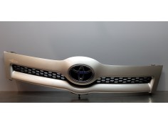 Recambio de rejilla delantera para toyota corolla verso (r1) 2.0 d-4d sol referencia OEM IAM 531110F901  