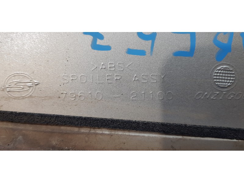 Recambio de aleron trasero para ssangyong rodius xdi referencia OEM IAM 7961021100   Recambio de aleron trasero para ssangyong rodius xdi referencia OEM IAM 7961021100