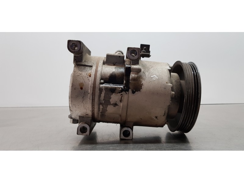 Recambio de compresor aire acondicionado para kia carens ( ) basic referencia OEM IAM 97701A4500  
