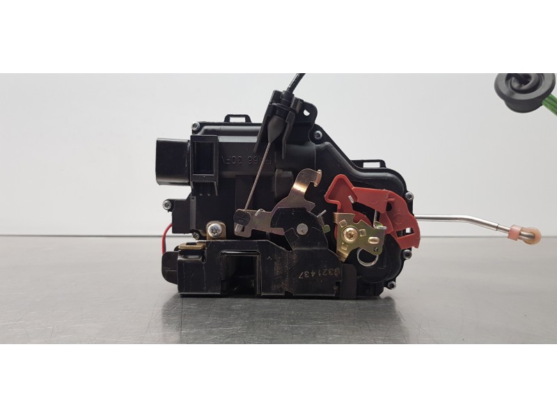 Recambio de cerradura puerta delantera derecha para audi a4 cabrio (8h) 2.5 tdi referencia OEM IAM 8E1837016C   Recambio de cerradura puerta delantera derecha para audi a4 cabrio (8h) 2.5 tdi referencia OEM IAM 8E1837016C