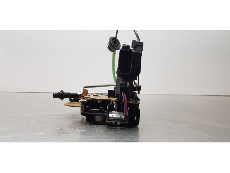 Recambio de cerradura puerta delantera derecha para audi a4 cabrio (8h) 2.5 tdi referencia OEM IAM 8E1837016C   Recambio de cerradura puerta delantera derecha para audi a4 cabrio (8h) 2.5 tdi referencia OEM IAM 8E1837016C