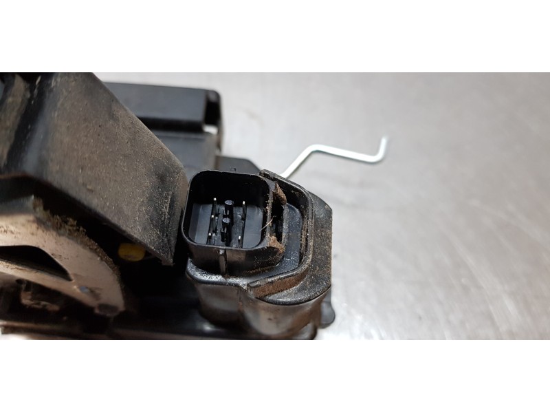 Recambio de cerradura puerta delantera derecha para ssangyong rodius xdi referencia OEM IAM 7122021004   Recambio de cerradura puerta delantera derecha para ssangyong rodius xdi referencia OEM IAM 7122021004