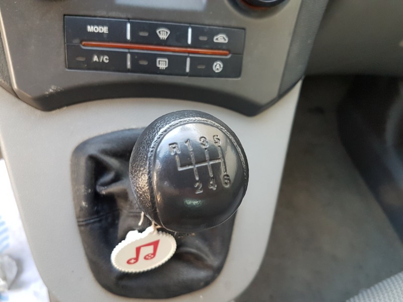 kia carens (un) del año 2007