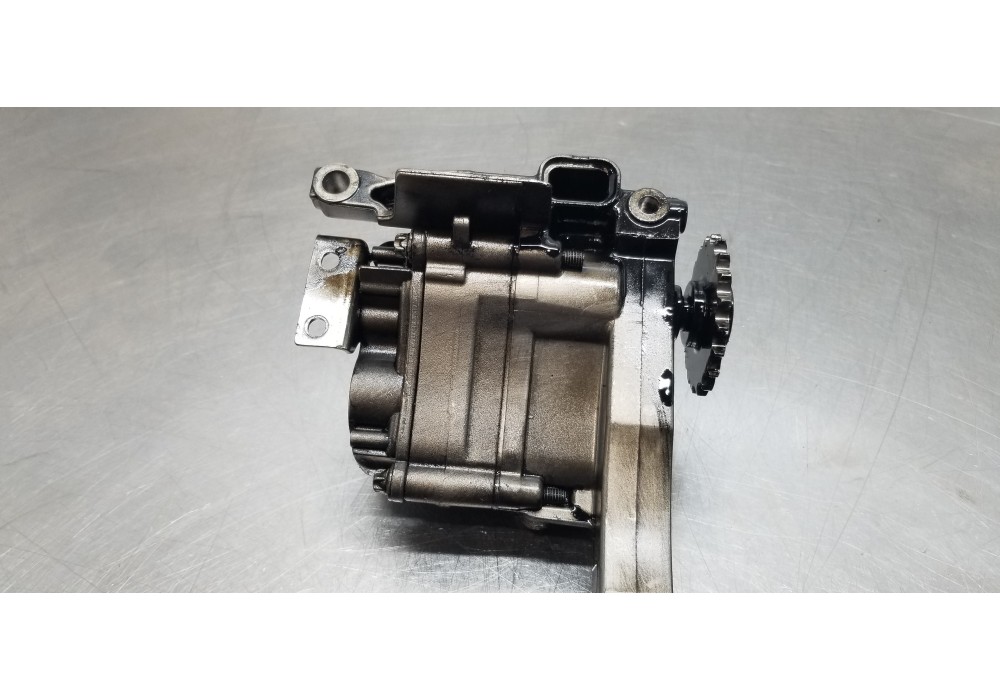 Recambio de bomba aceite para mercedes clase s (w221) berlina 320 / 350 cdi (221.022) referencia OEM IAM A6421802101  