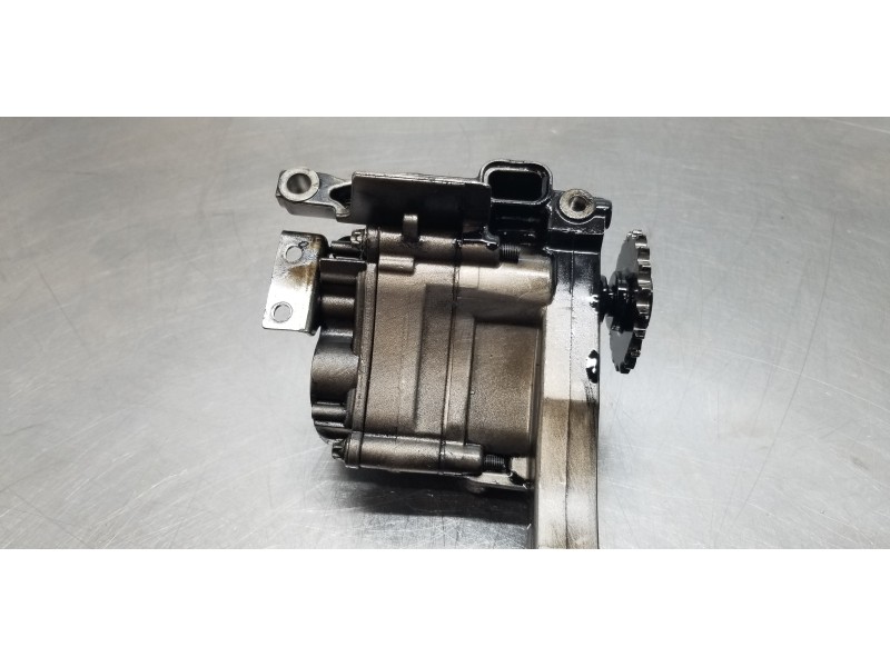 Recambio de bomba aceite para mercedes clase s (w221) berlina 320 / 350 cdi (221.022) referencia OEM IAM A6421802101  