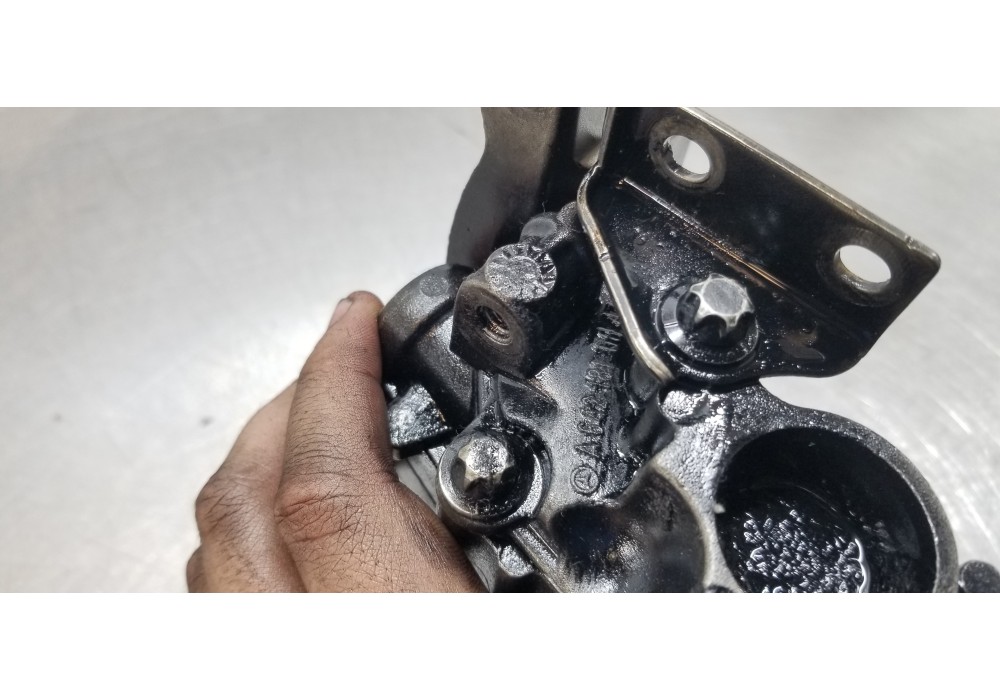 Recambio de bomba aceite para mercedes clase s (w221) berlina 320 / 350 cdi (221.022) referencia OEM IAM A6421802101  