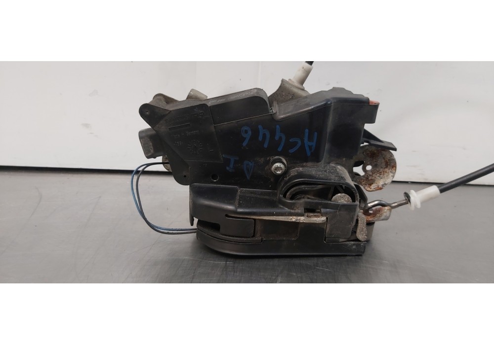 Recambio de cerradura puerta delantera izquierda para mercedes viano (w639) 3,0 cdi lang (639.813) referencia OEM IAM A639720123
