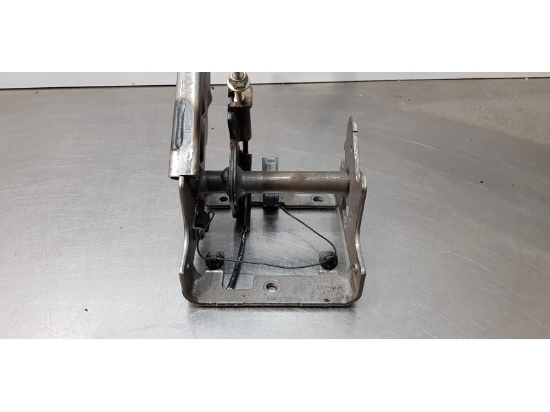 Recambio de palanca freno de mano para ford kuga (cbs) trend referencia OEM IAM AV612780AB  