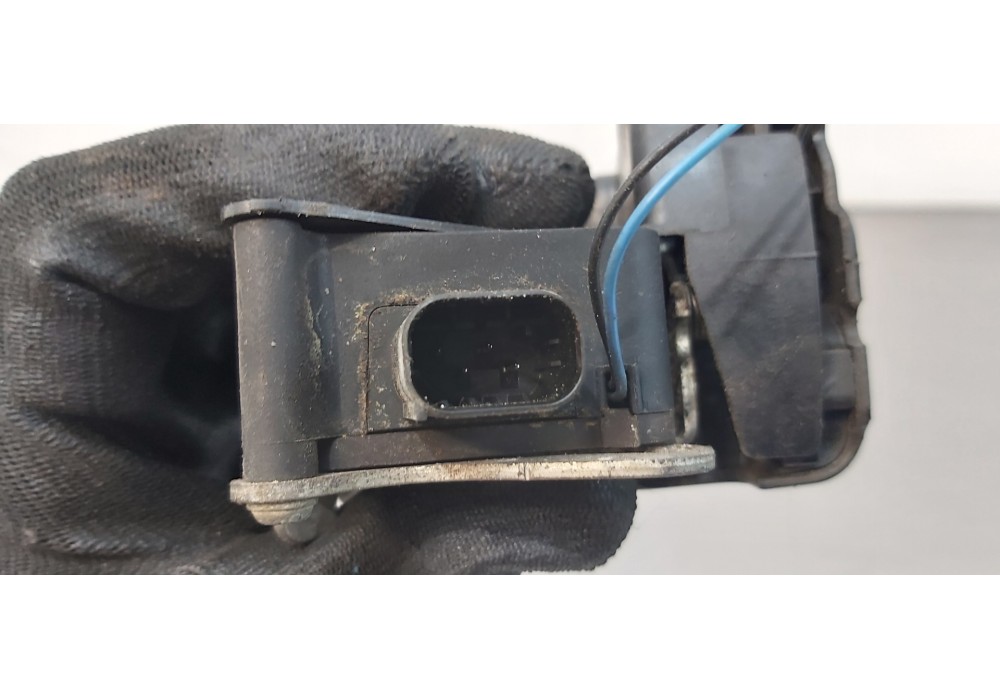 Recambio de cerradura puerta delantera izquierda para mercedes viano (w639) 3,0 cdi lang (639.813) referencia OEM IAM A639720123 Recambio de cerradura puerta delantera izquierda para mercedes viano (w639) 3,0 cdi lang (639.813) referencia OEM IAM A639720123