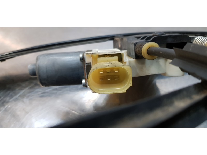 Recambio de elevalunas delantero izquierdo para ford mondeo ber. (ca2) ambiente referencia OEM IAM 6M211A389B  