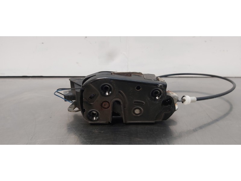 Recambio de cerradura puerta delantera izquierda para mercedes viano (w639) 3,0 cdi lang (639.813) referencia OEM IAM A639720123 Recambio de cerradura puerta delantera izquierda para mercedes viano (w639) 3,0 cdi lang (639.813) referencia OEM IAM A639720123