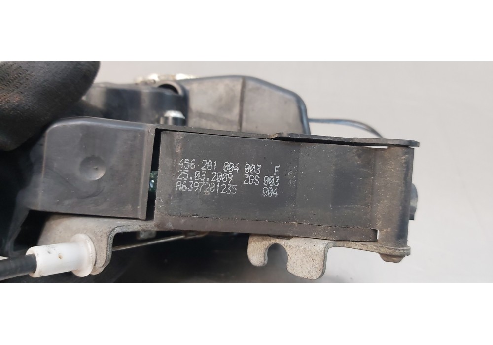 Recambio de cerradura puerta delantera izquierda para mercedes viano (w639) 3,0 cdi lang (639.813) referencia OEM IAM A639720123 Recambio de cerradura puerta delantera izquierda para mercedes viano (w639) 3,0 cdi lang (639.813) referencia OEM IAM A639720123