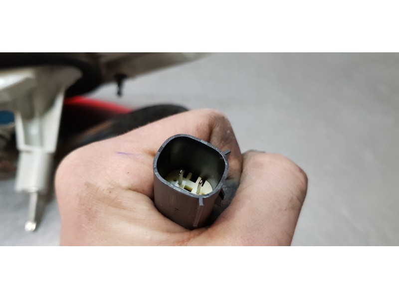 Recambio de piloto trasero derecho interior para ford kuga (cbs) trend referencia OEM IAM CV4413A602AH  