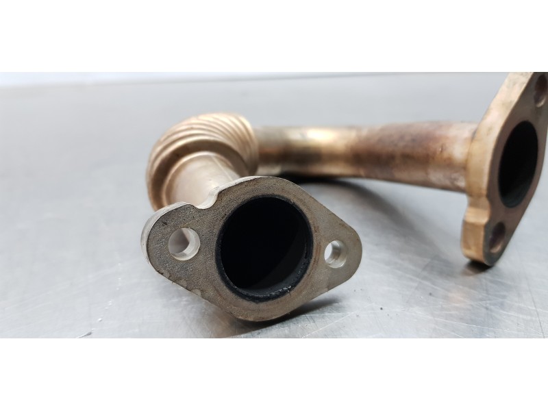 Recambio de tubo para audi a3 sportback (8p) 2.0 tdi ambiente (dpf) referencia OEM IAM 03P131521B   Recambio de tubo para audi a3 sportback (8p) 2.0 tdi ambiente (dpf) referencia OEM IAM 03P131521B