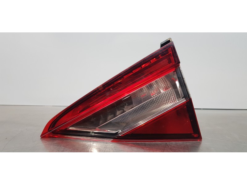 Recambio de piloto trasero derecho interior para skoda superb (3v3) active referencia OEM IAM 3V5945308B  