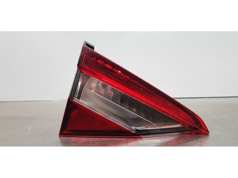 Recambio de piloto trasero izquierdo interior para skoda superb (3v3) active referencia OEM IAM 3V5945307B  