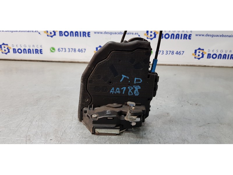 Recambio de cerradura puerta trasera derecha para toyota auris touring sports (e18) hybrid active referencia OEM IAM 6905005050 