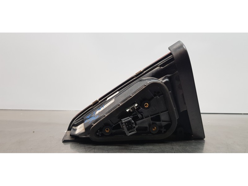 Recambio de piloto trasero izquierdo interior para skoda superb (3v3) active referencia OEM IAM 3V5945307B  